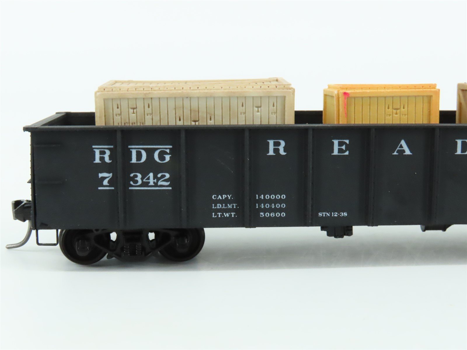 HO Scale Accurail 3744 Reading 41' Gondola Car #7342 w/ Custom Load
