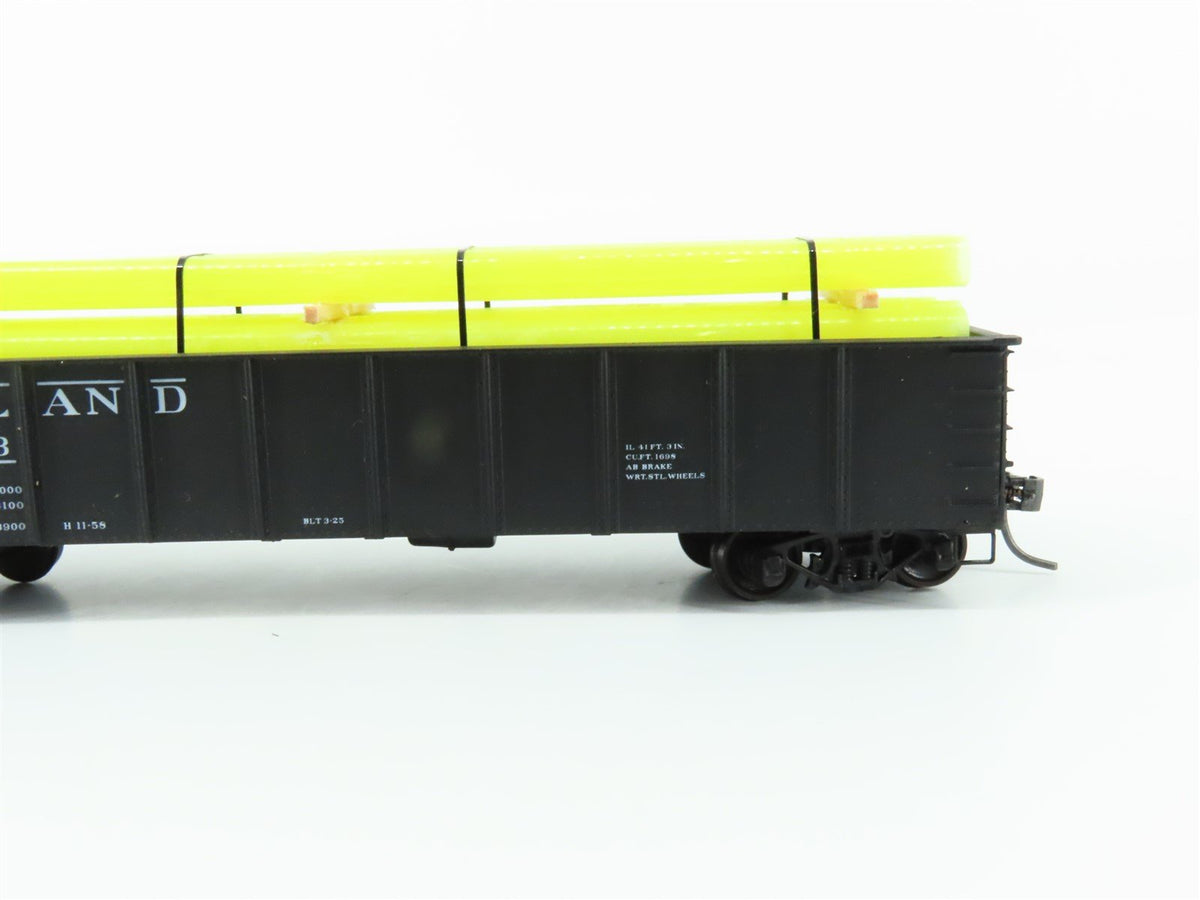 HO Scale Accurail RUT Rutland 41&#39; Gondola Car #5013 w/Custom Pipe Load