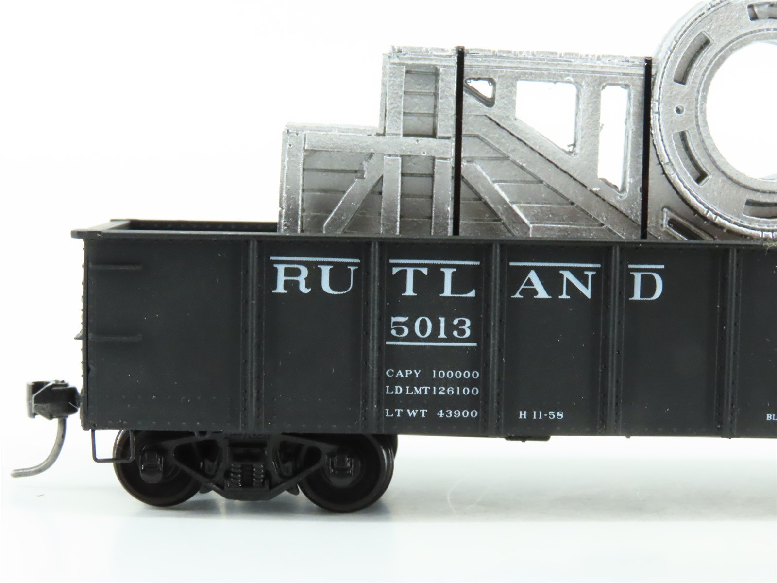 HO Scale Accurail 3748 RUT Rutland 41' Gondola Car #5013 w/Custom Metal Load