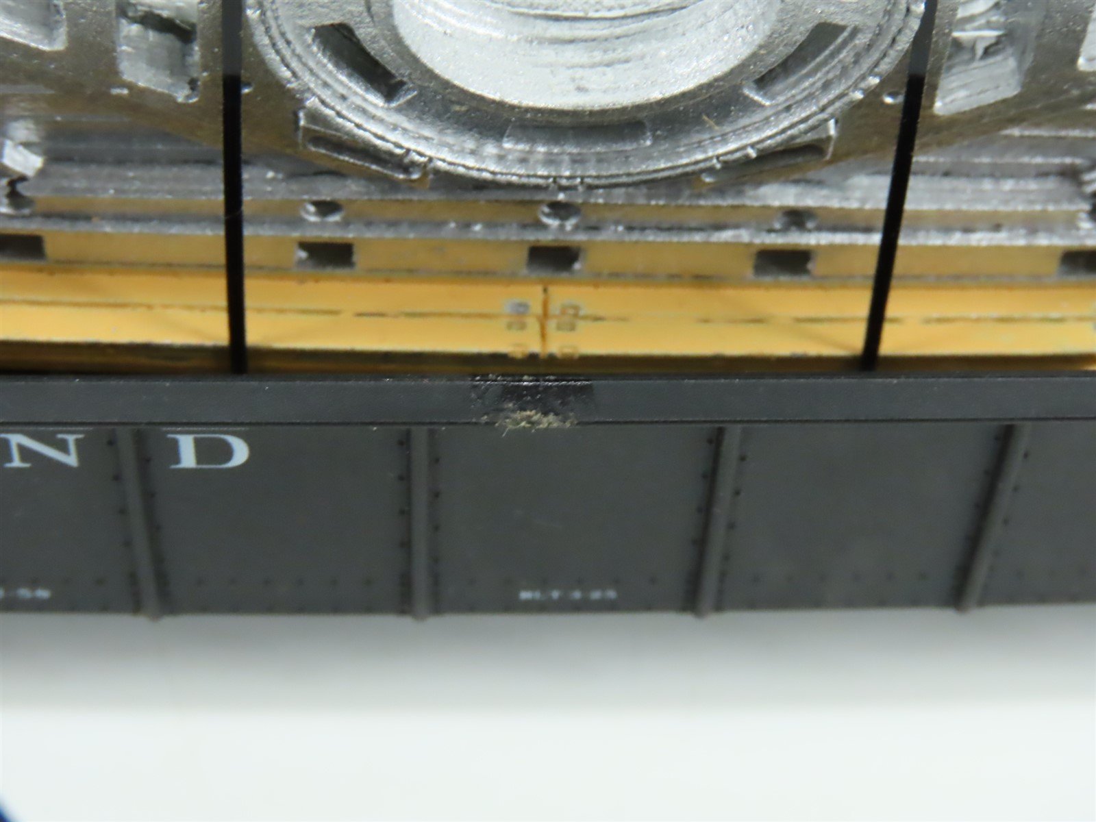 HO Scale Accurail 3748 RUT Rutland 41' Gondola Car #5013 w/Custom Metal Load