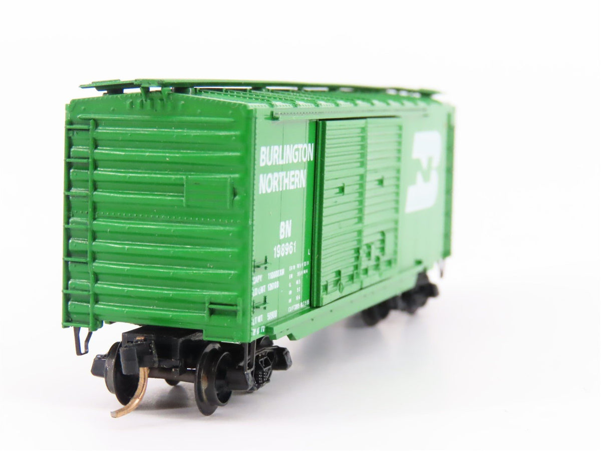 N Scale Kadee Micro-Trains MTL 23080 BN Burlington Northern 40&#39; Box Car #198961