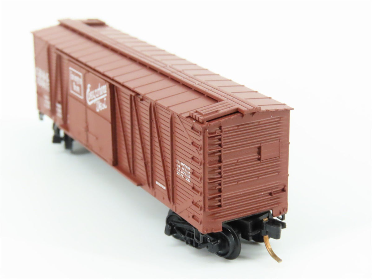 N Scale Kadee Micro-Trains MTL 29060 CB&amp;Q Burlington Route 40&#39; Box Car #10913