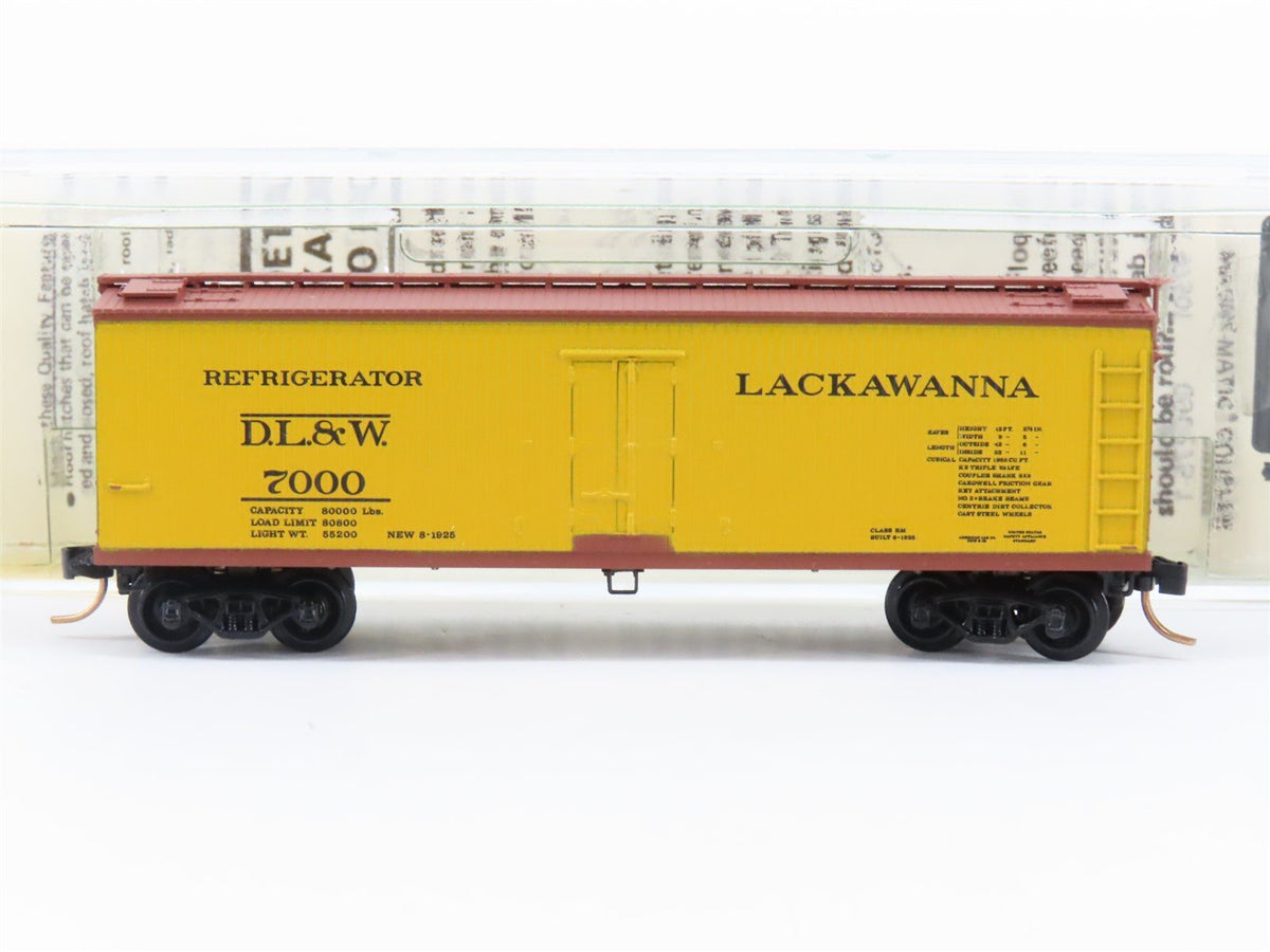 N Scale Kadee Micro-Trains MTL 49150 DL&amp;W Lackawanna Railroad 40&#39; Reefer #7000