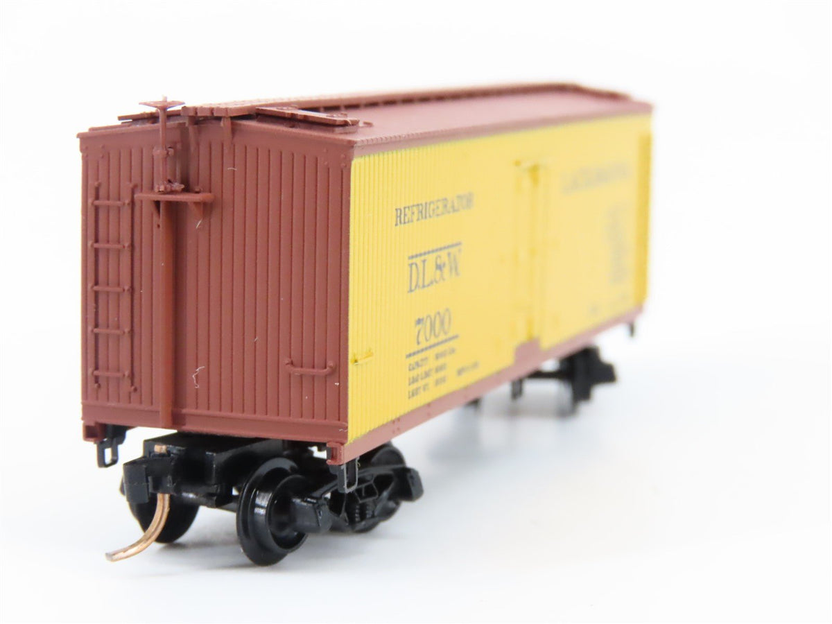 N Scale Kadee Micro-Trains MTL 49150 DL&amp;W Lackawanna Railroad 40&#39; Reefer #7000