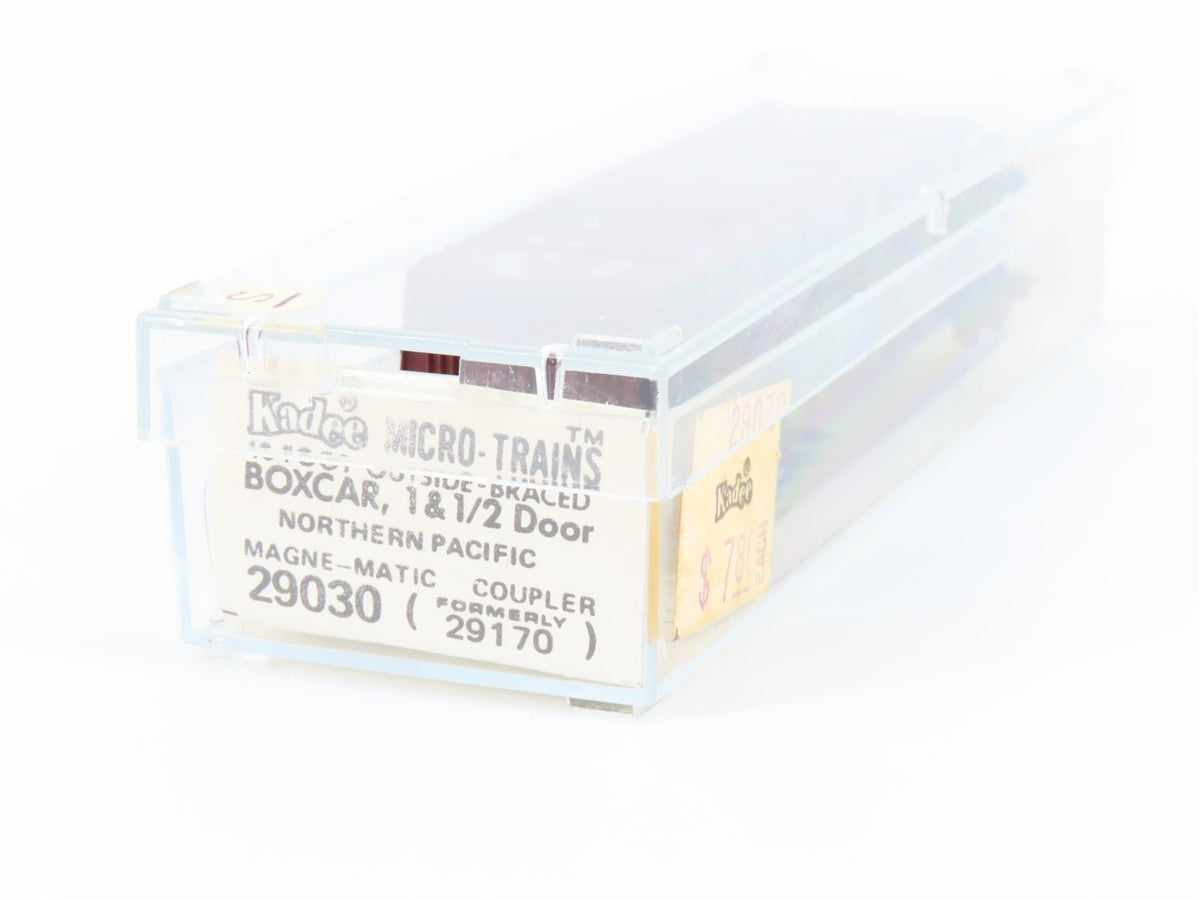 N Kadee Micro-Trains MTL 29030 NP Northern Pacific 40&#39; Automobile Box Car #8000