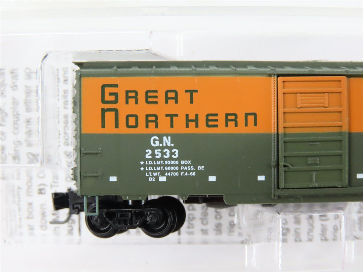 Z Scale Micro-Trains MTL 50000562 GN Great Northern 40&#39; Box Car #2533