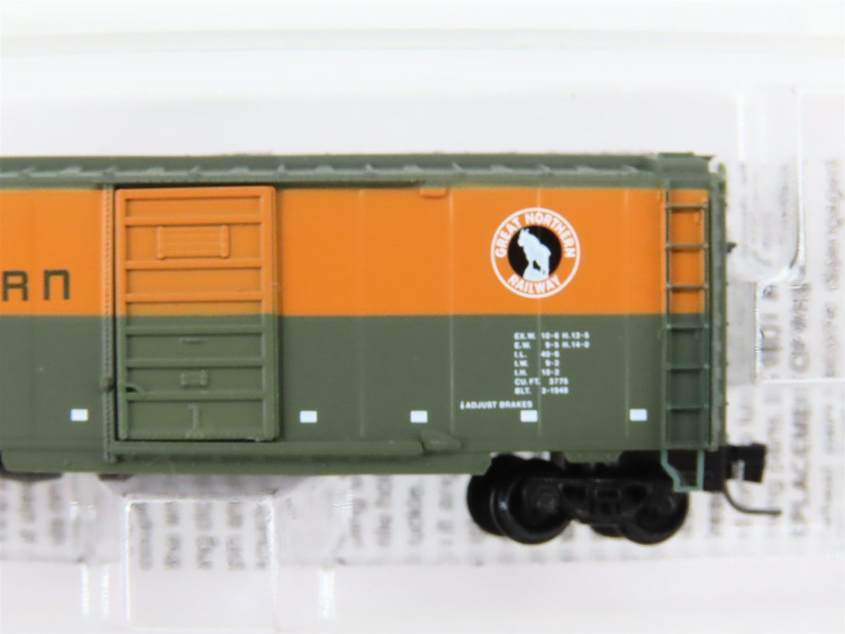 Z Scale Micro-Trains MTL 50000562 GN Great Northern 40&#39; Box Car #2533