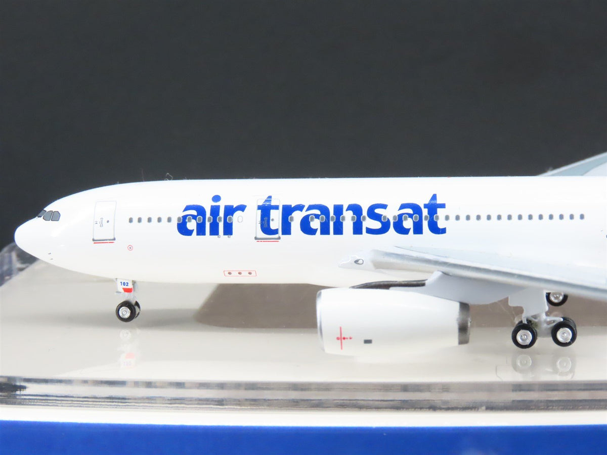 1:400 Scale Aero Classics Baby-Bus Die-Cast Air Transat A330-243 Airbus C-GITS