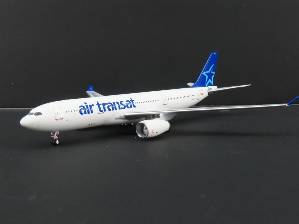 1:400 Scale Aero Classics Baby-Bus Die-Cast Air Transat A330-243 Airbus C-GITS