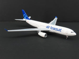 1:400 Scale Aero Classics Baby-Bus Die-Cast Air Transat A330-243 Airbus C-GITS