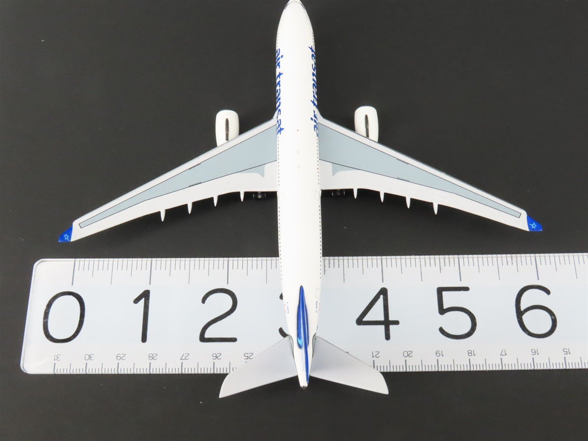 1:400 Scale Aero Classics Baby-Bus Die-Cast Air Transat A330-243 Airbus C-GITS