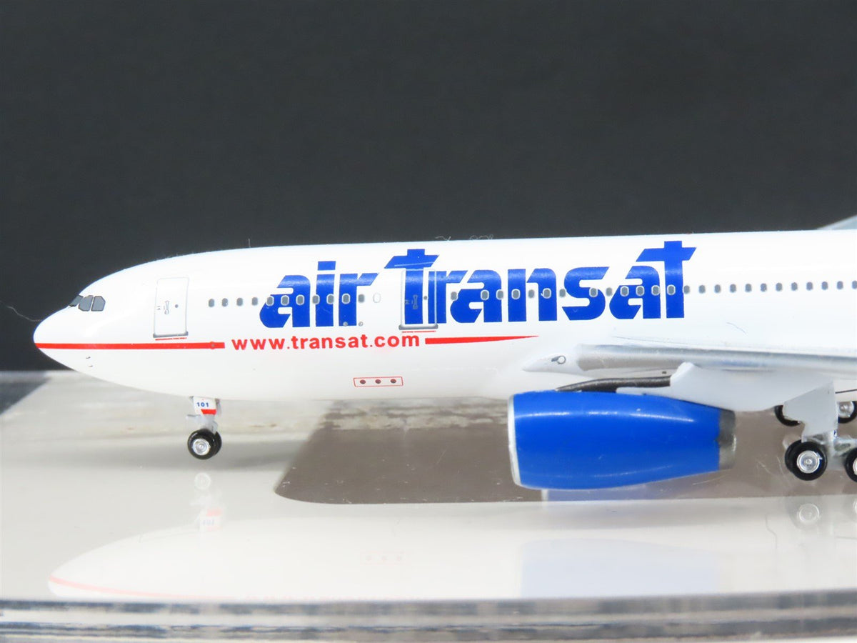 1:400 Scale Aero Classics Baby-Bus Die-Cast Air Transat A330-243 Airbus C-GGTS