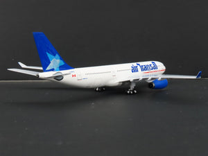 1:400 Scale Aero Classics Baby-Bus Die-Cast Air Transat A330-243 Airbus C-GGTS