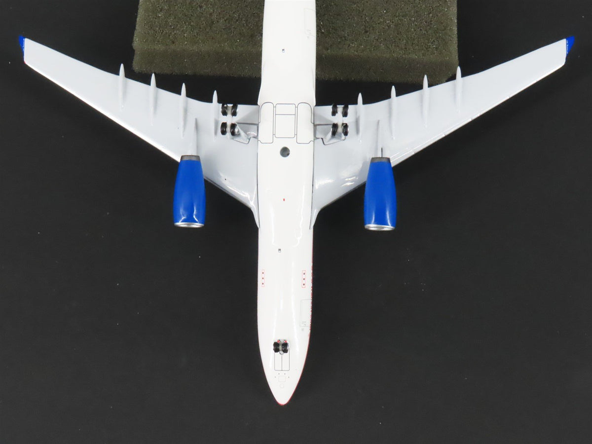 1:400 Scale Aero Classics Baby-Bus Die-Cast Air Transat A330-243 Airbus C-GGTS