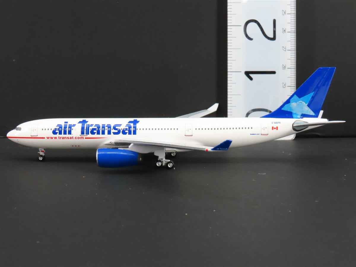 1:400 Scale Aero Classics Baby-Bus Die-Cast Air Transat A330-243 Airbus C-GGTS