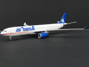 1:400 Scale Aero Classics Baby-Bus Die-Cast Air Transat A330-342 Airbus C-GKTS