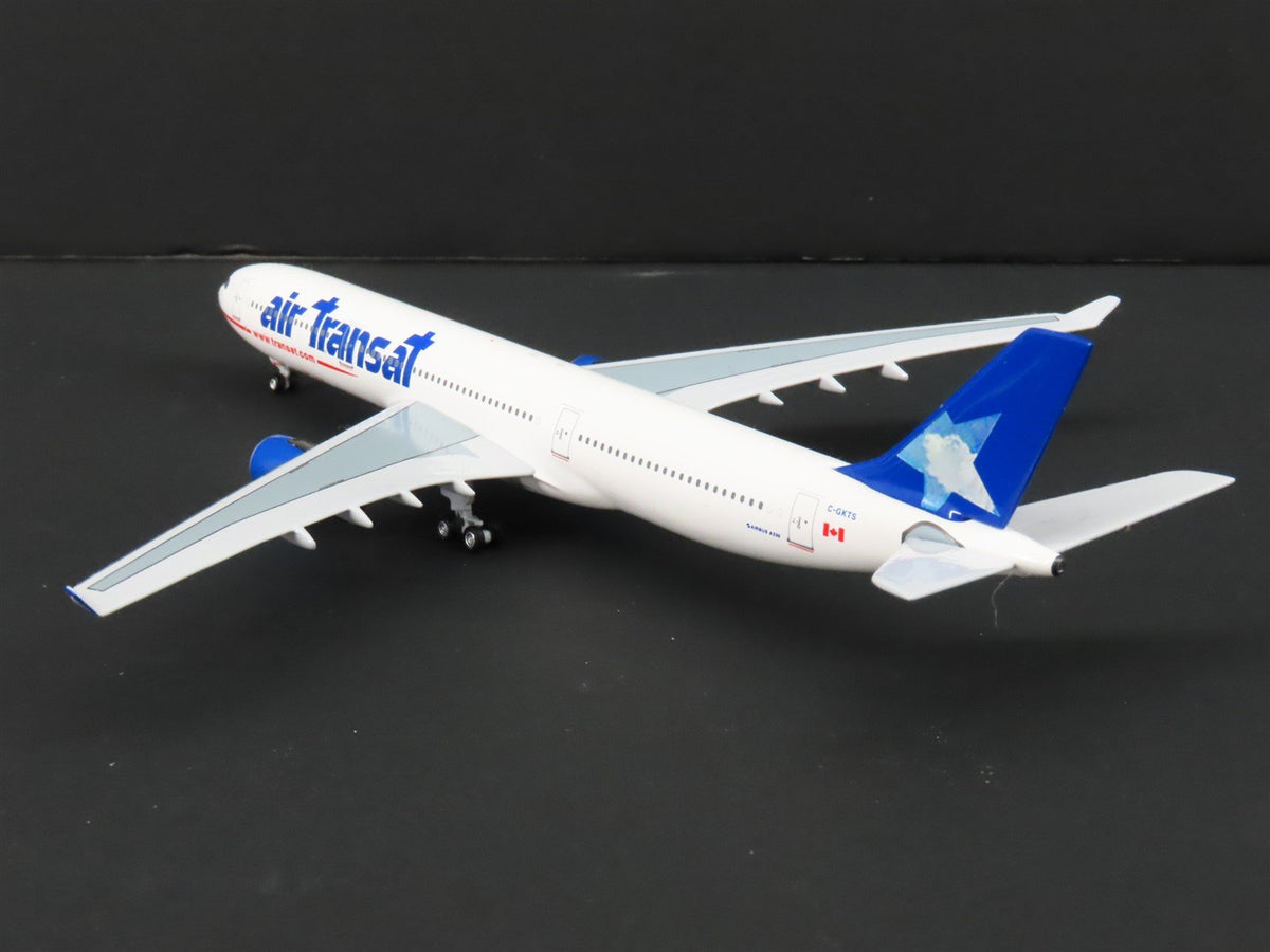 1:400 Scale Aero Classics Baby-Bus Die-Cast Air Transat A330-342 Airbus C-GKTS