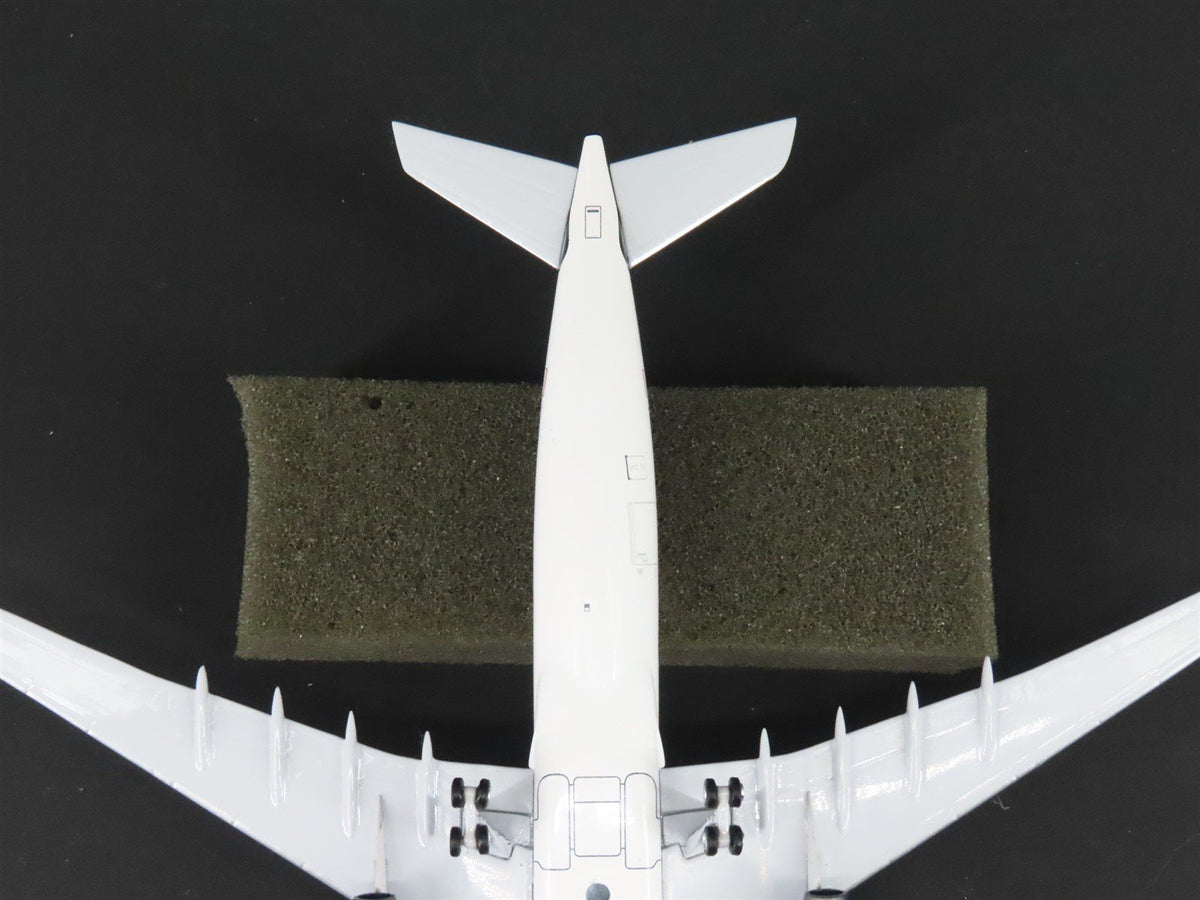 1:400 Scale Aero Classics Baby-Bus Die-Cast Air Transat A330-342 Airbus C-GKTS