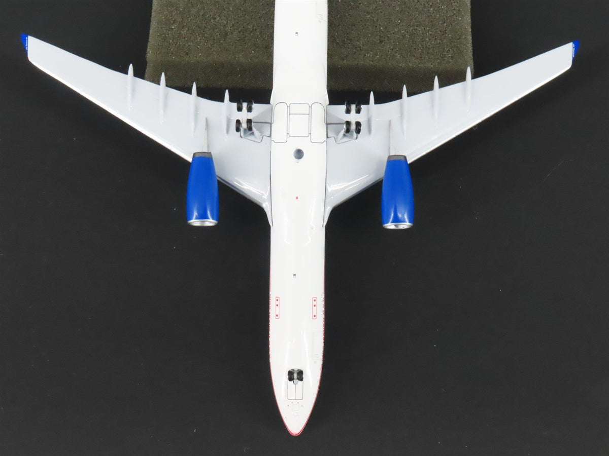 1:400 Scale Aero Classics Baby-Bus Die-Cast Air Transat A330-342 Airbus C-GKTS