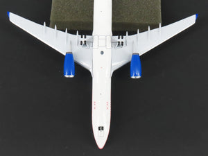 1:400 Scale Aero Classics Baby-Bus Die-Cast Air Transat A330-342 Airbus C-GKTS