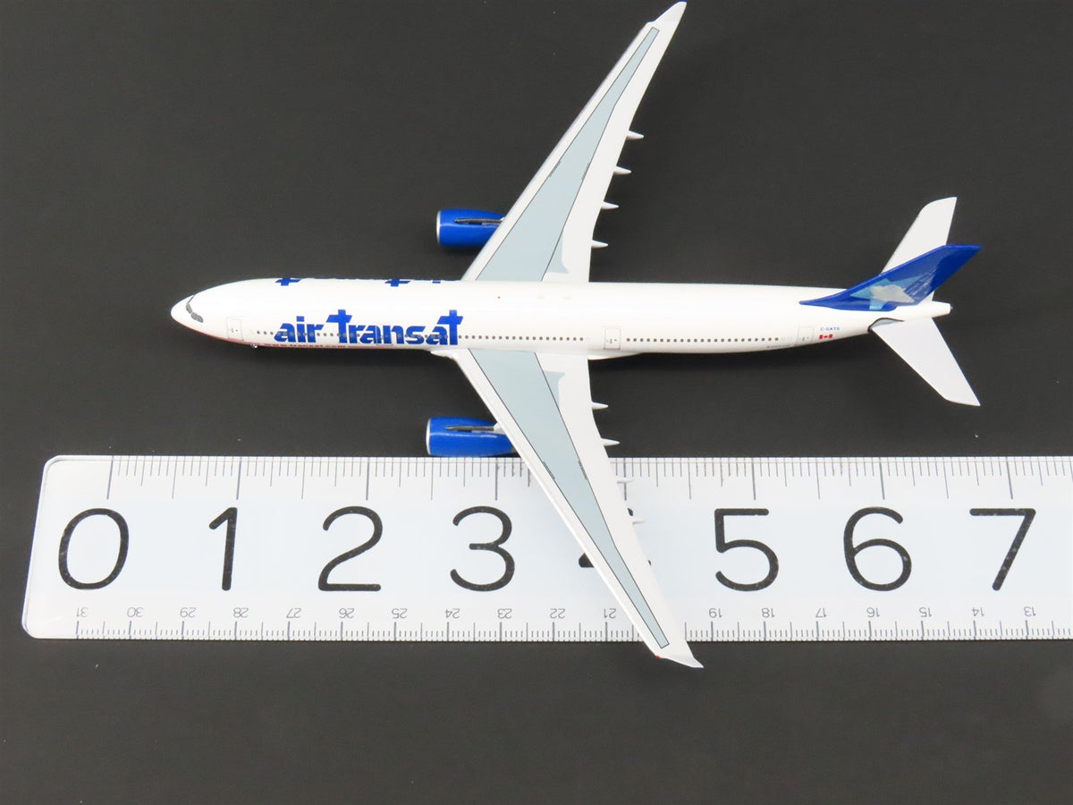 1:400 Scale Aero Classics Baby-Bus Die-Cast Air Transat A330-342 Airbus C-GKTS