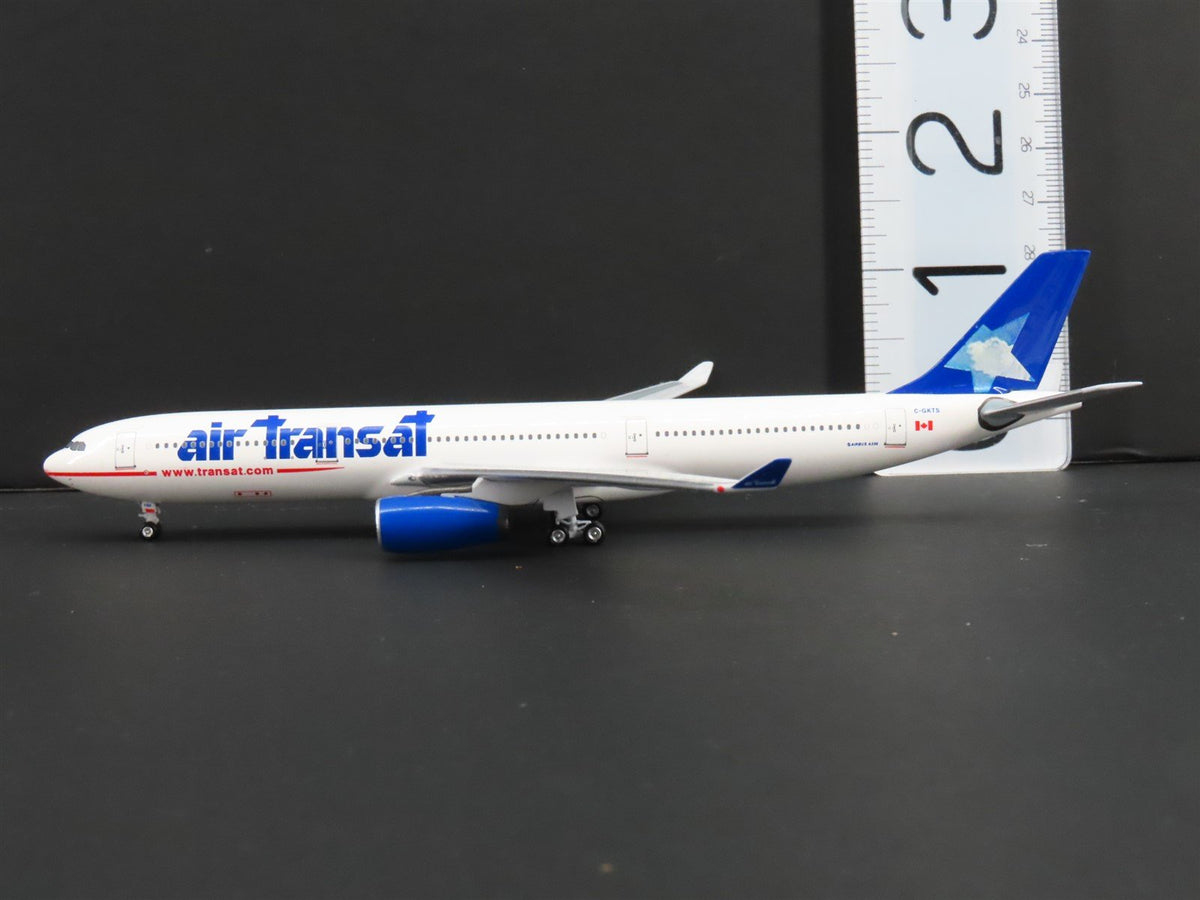 1:400 Scale Aero Classics Baby-Bus Die-Cast Air Transat A330-342 Airbus C-GKTS