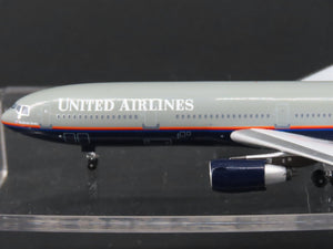 1:400 Aero Classics Die-Cast United Airlines McDonnell Douglas DC-10-10 Aircraft