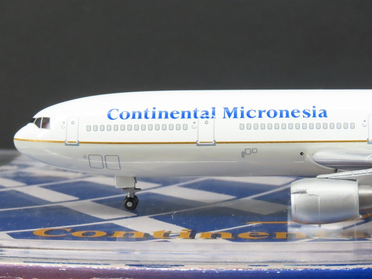 1:400 Dragon Wings 55168B Die-Cast Continental Micronesia DC-10 Aircraft N68043
