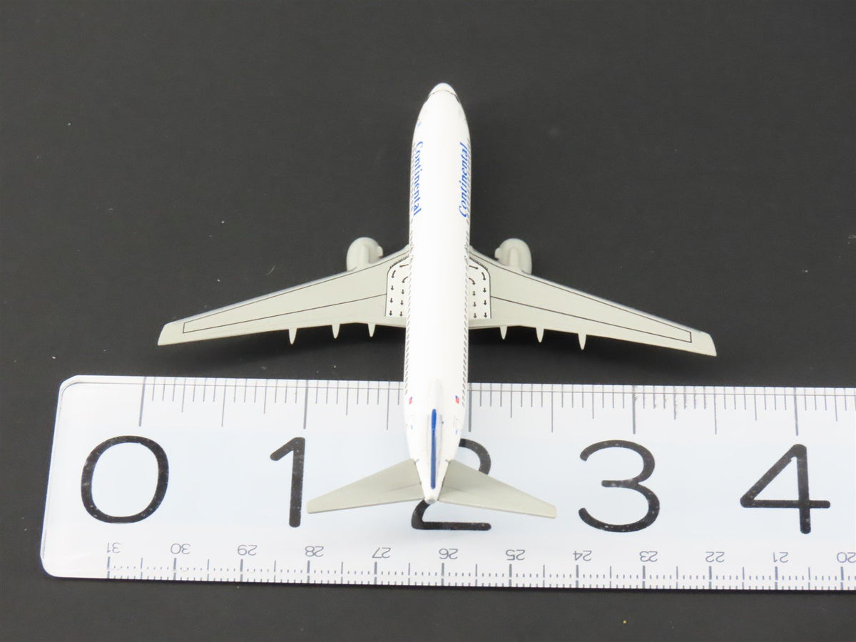 1:400 Scale Dragon Wings 55229-03 Die-Cast Continental Boeing B737-824 Aircraft