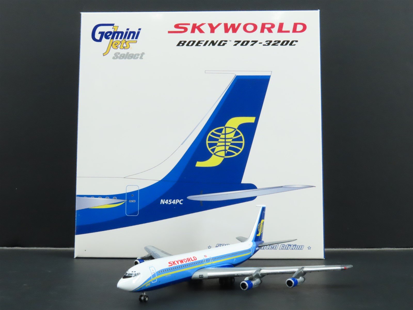 1:400 Gemini Jets GSPOC012 Die-Cast Skyworld Boeing 707-320C Airliner N454PC