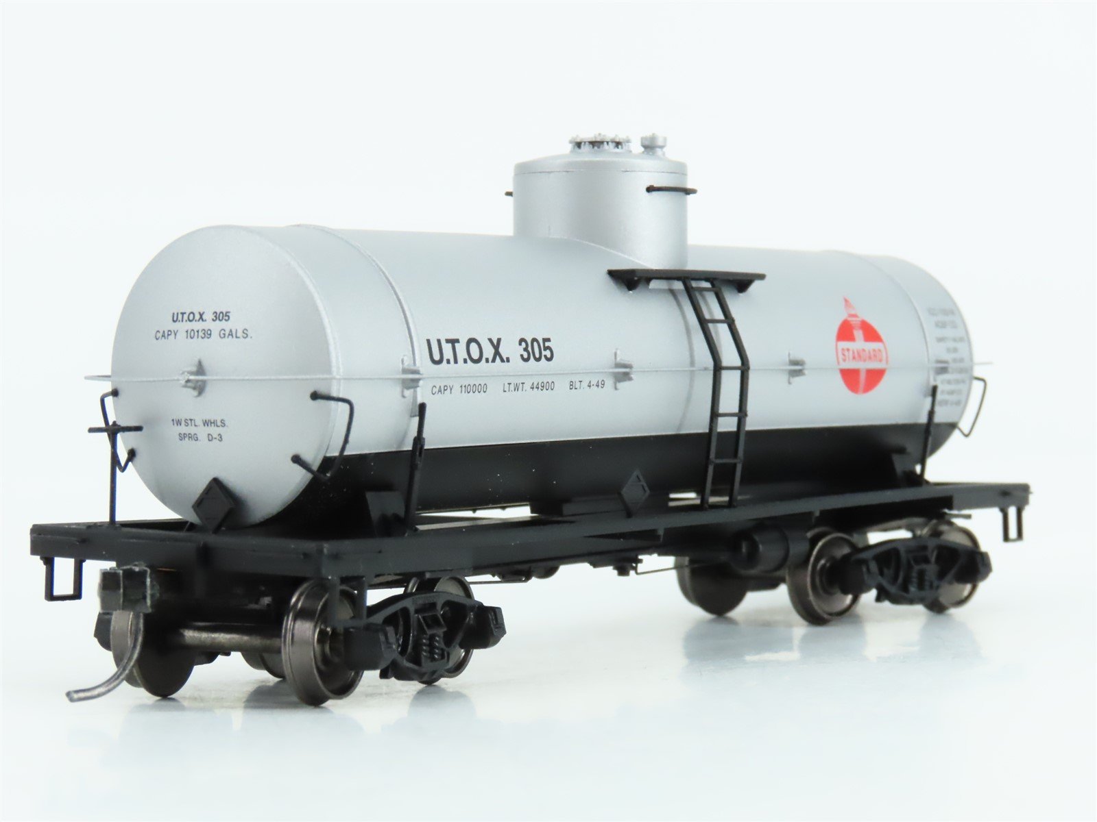 HO Scale Red Caboose RR-33051-07 UTOX Standard Oil Single Dome Tank Car #305