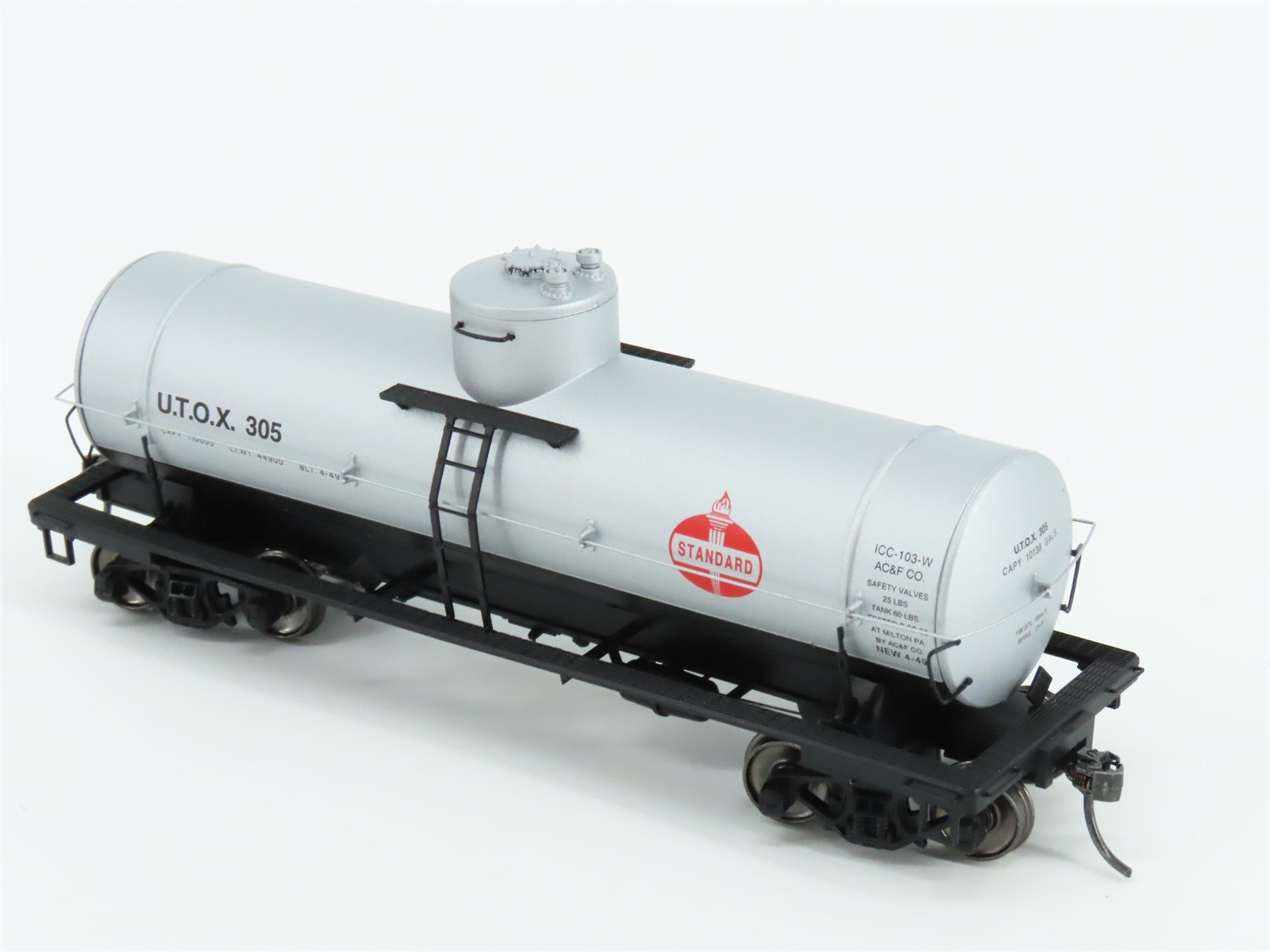 HO Scale Red Caboose RR-33051-07 UTOX Standard Oil Single Dome Tank Car #305