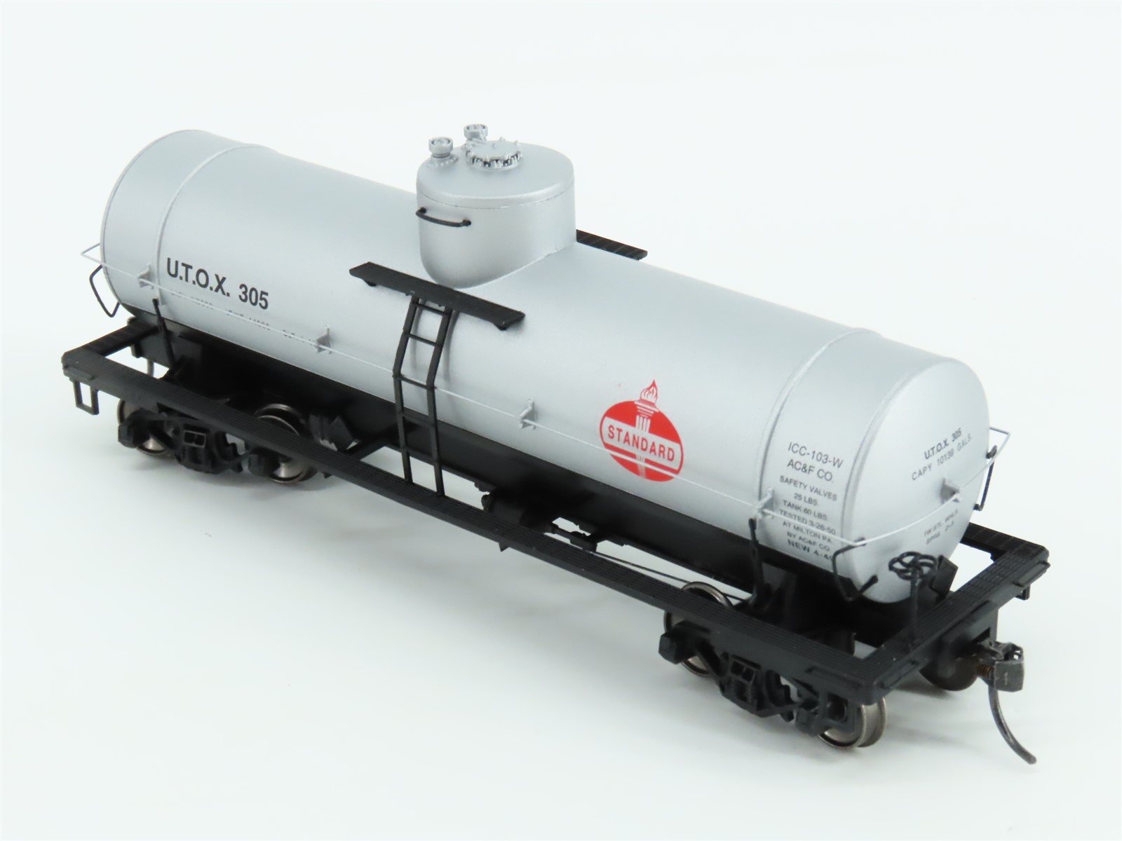 HO Scale Red Caboose RR-33051-07 UTOX Standard Oil Single Dome Tank Car #305