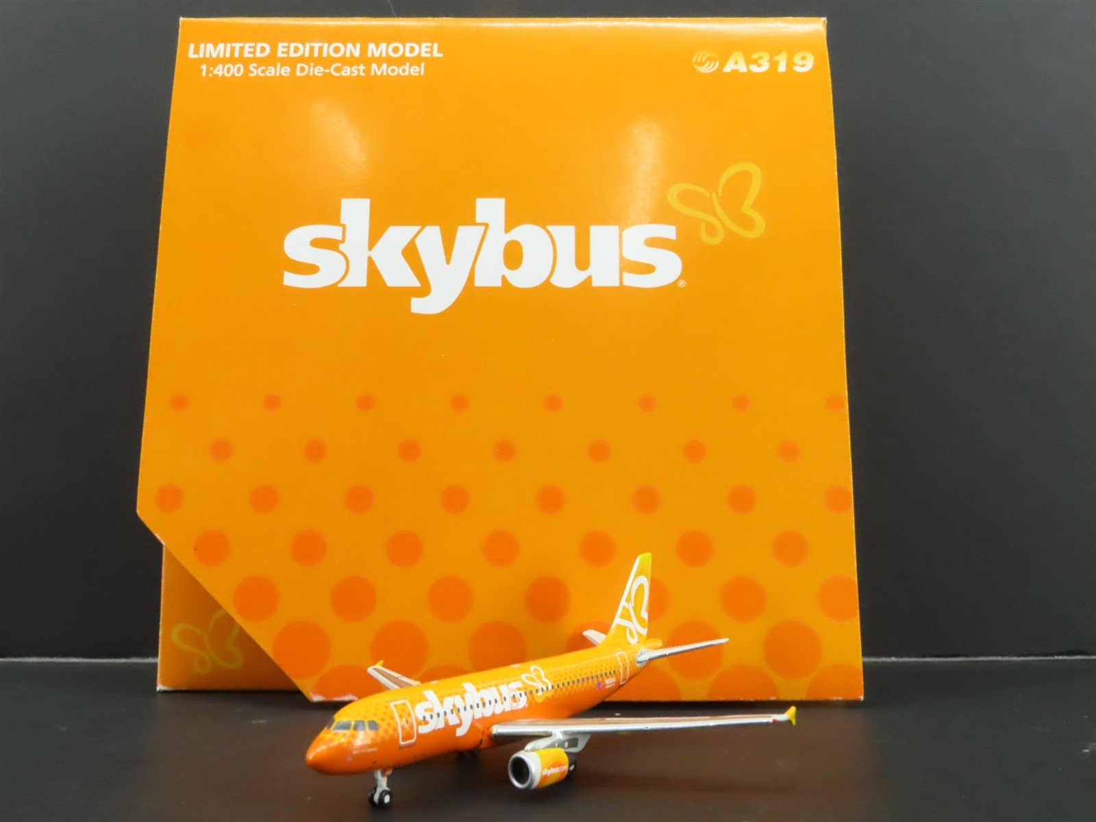 1:400 Gemini Jets GJSKV801 Die-Cast Skybus Airbus A319 Airliner N521VA