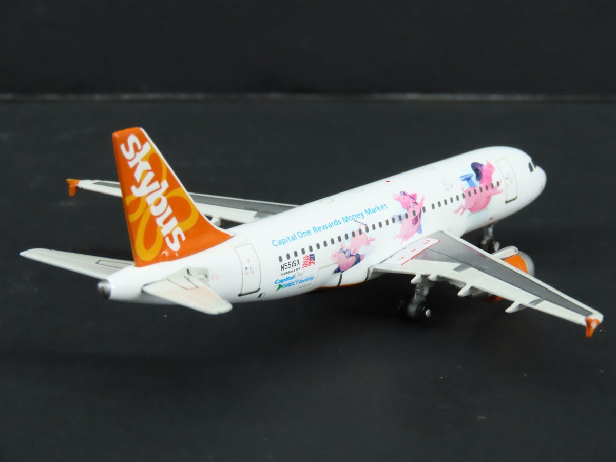 1:400 Gemini Jets GSSKB028 Die-Cast Skybus &quot;Flying Pigs&quot; A319 Airbus N551SX