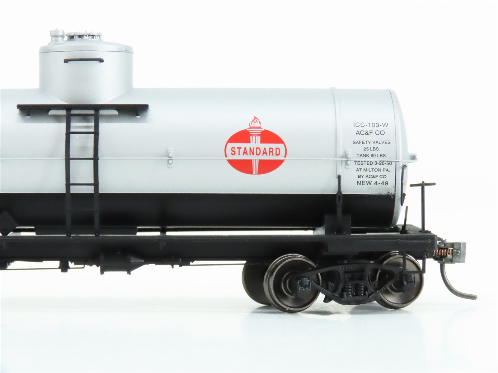 HO Scale Red Caboose RR-33051-08 UTOX Standard Oil Single Dome Tank Car #309