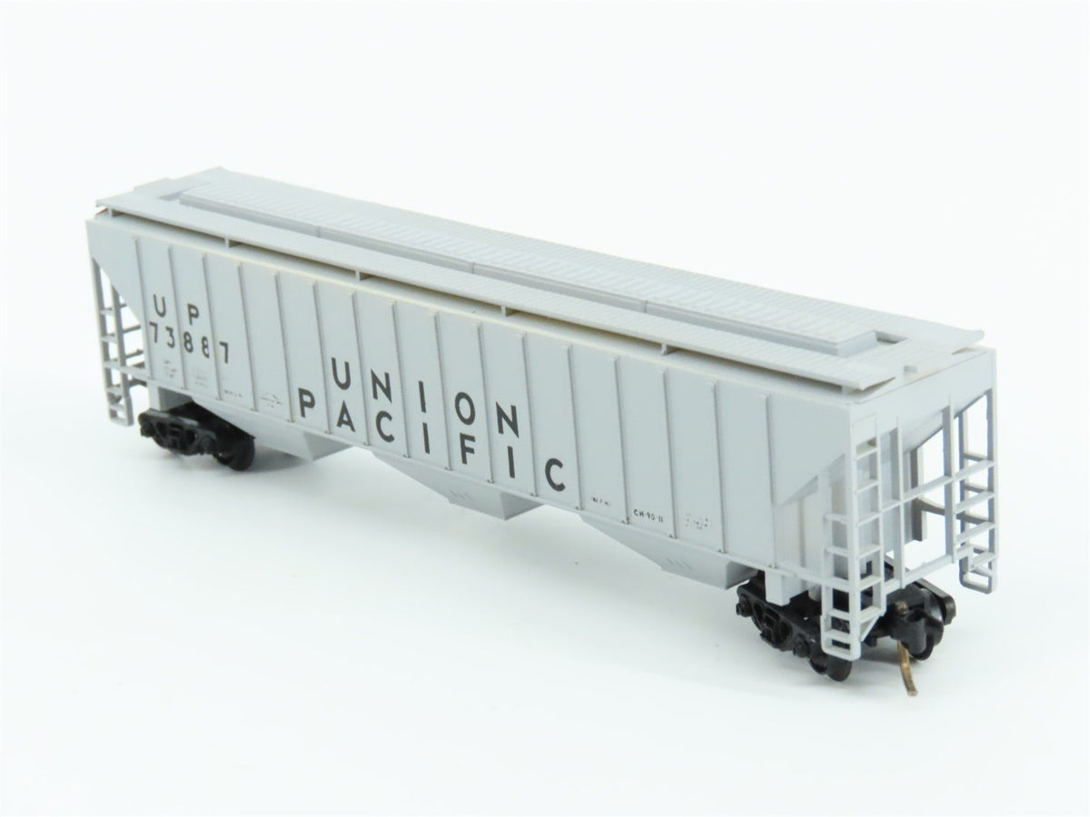 N Precision Masters 1401 UP Union Pacific 3-Bay Covered Hopper #73887 Custom