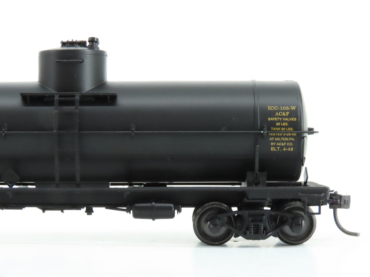 HO Scale Red Caboose RR-33001-4 UTLX 103W 10K Gal Single Dome Tank Car #85354