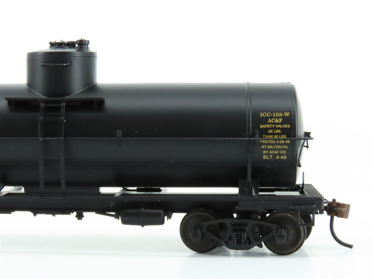 HO Scale Red Caboose RR-33001-15 UTLX 103W 10K Gal Single Dome Tank Car #85378
