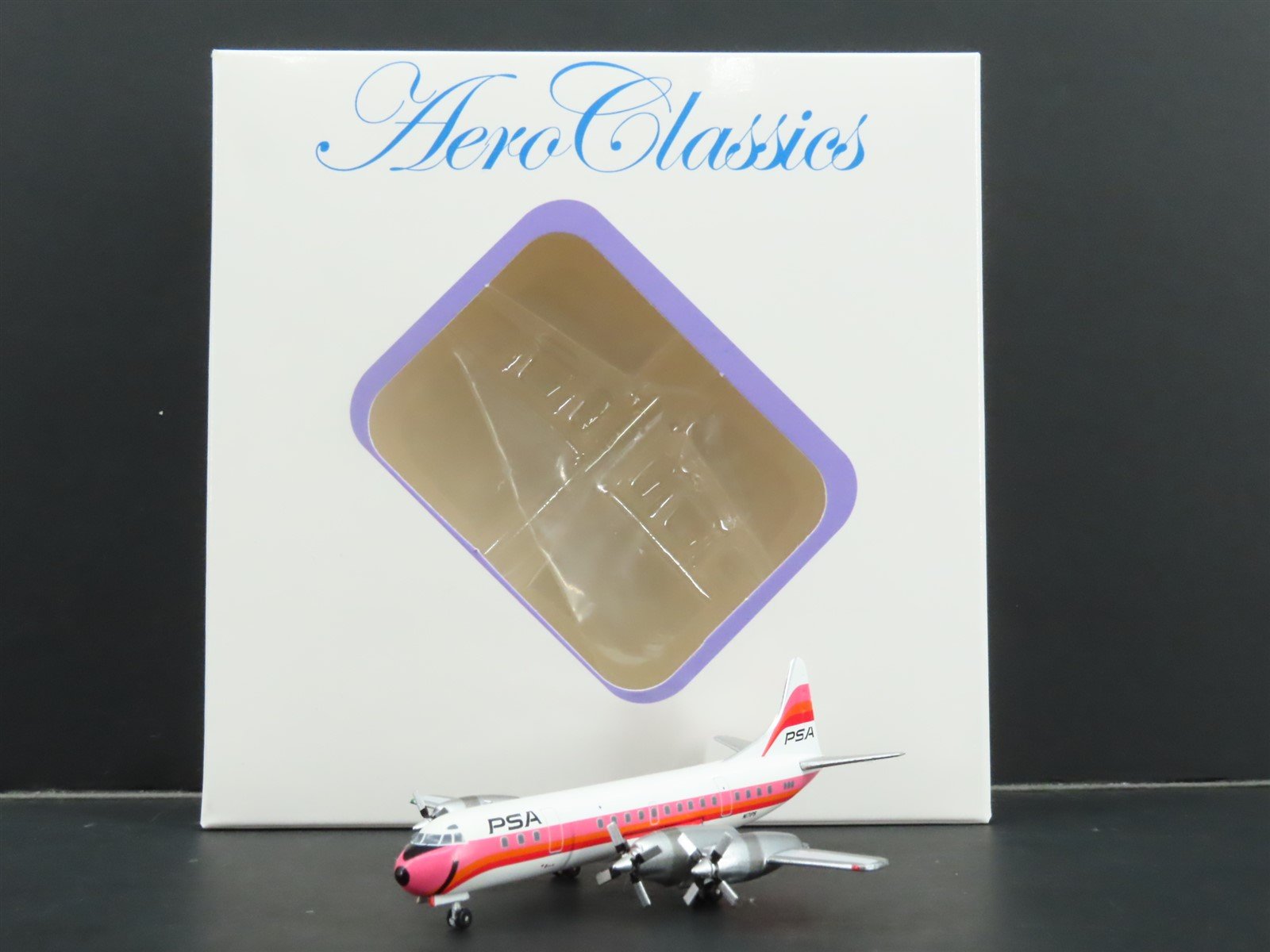 1:400 Aero Classics AC411129 Die-Cast PSA Lockheed L188A Airliner N171PS
