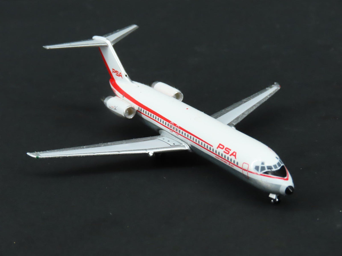 1:400 Aero Classics AC411145 PSA Pacific Southwest Douglas DC-9 Airliner N982PS