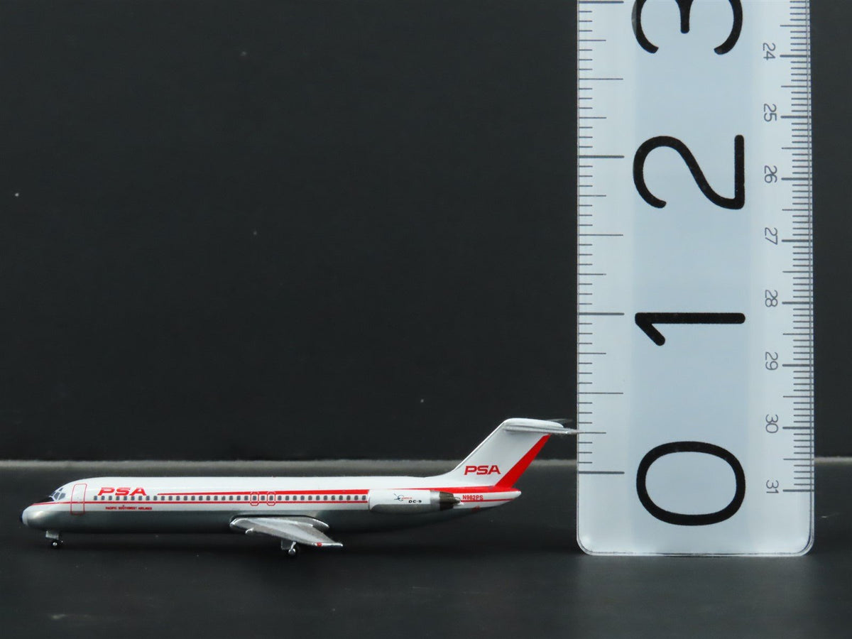 1:400 Aero Classics AC411145 PSA Pacific Southwest Douglas DC-9 Airliner N982PS