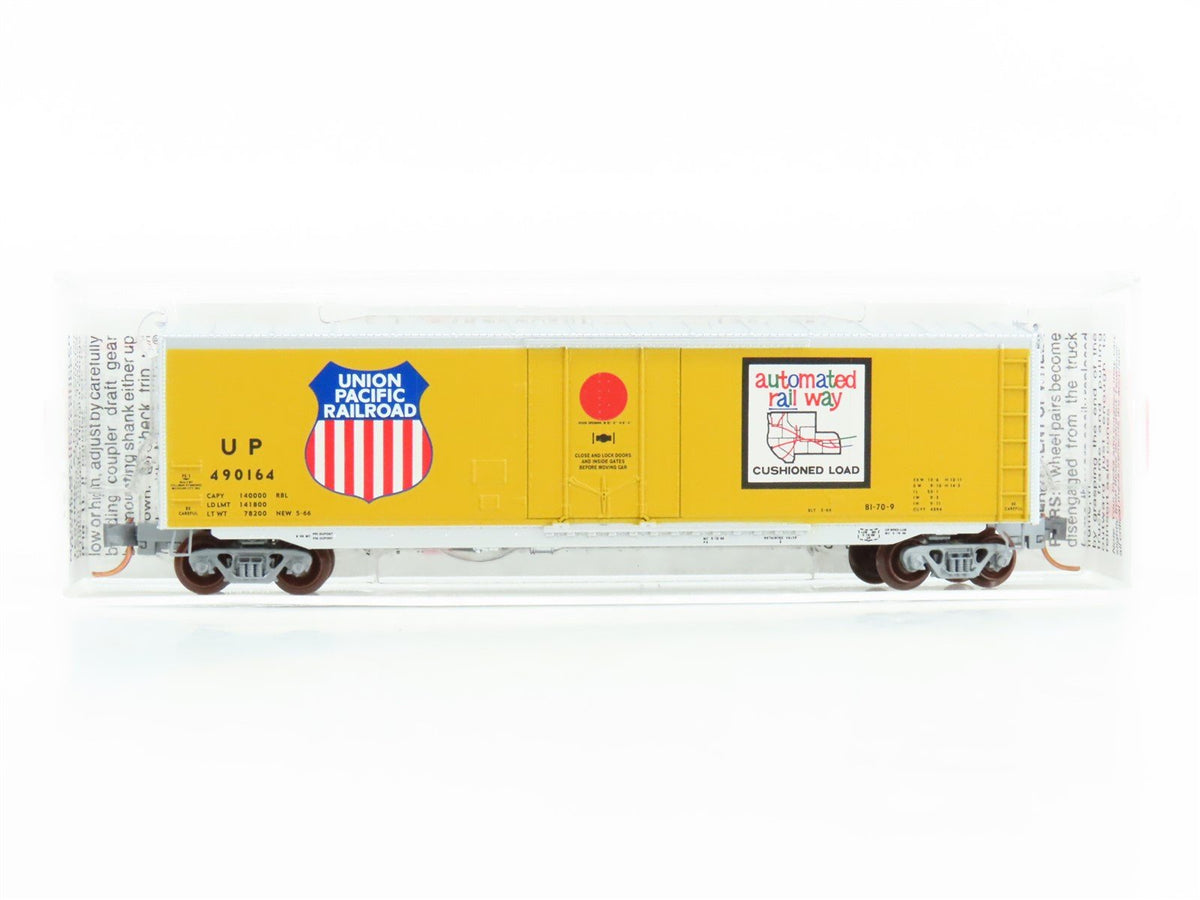 N Scale Micro-Trains MTL 38280 UP Union Pacific 50&#39; Plug Door Box Car #490164