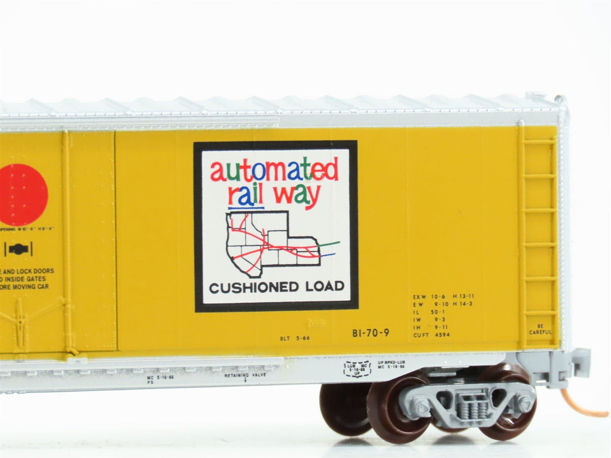 N Scale Micro-Trains MTL 38280 UP Union Pacific 50&#39; Plug Door Box Car #490164