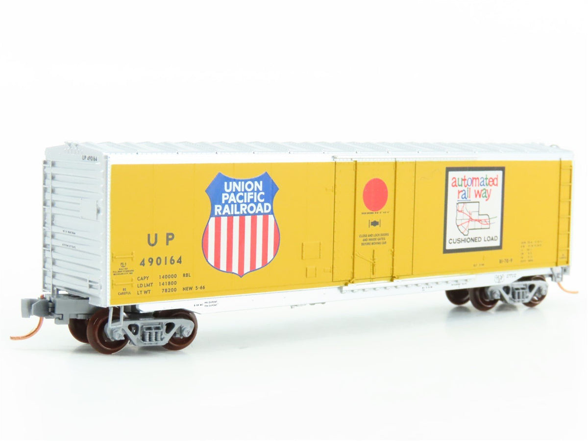 N Scale Micro-Trains MTL 38280 UP Union Pacific 50&#39; Plug Door Box Car #490164