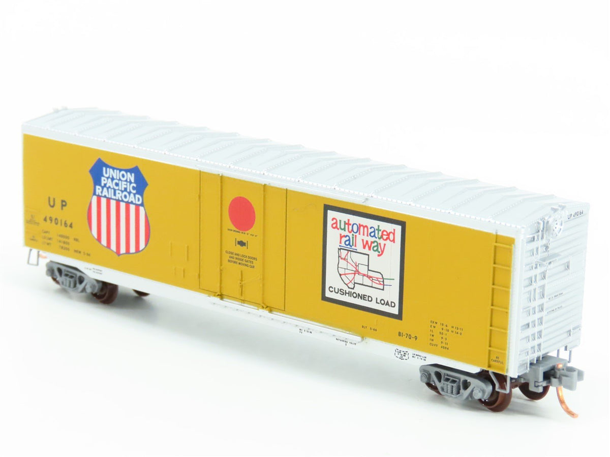 N Scale Micro-Trains MTL 38280 UP Union Pacific 50&#39; Plug Door Box Car #490164