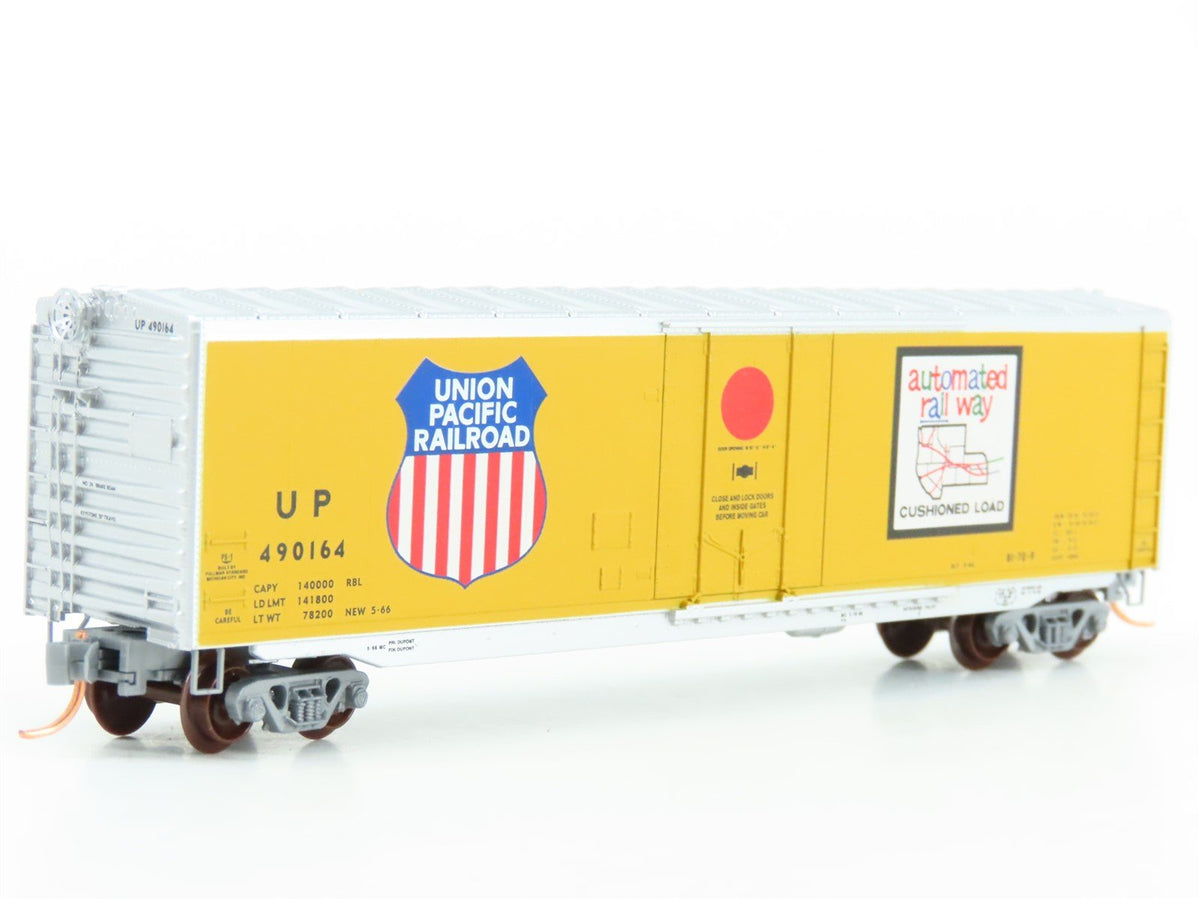 N Scale Micro-Trains MTL 38280 UP Union Pacific 50&#39; Plug Door Box Car #490164