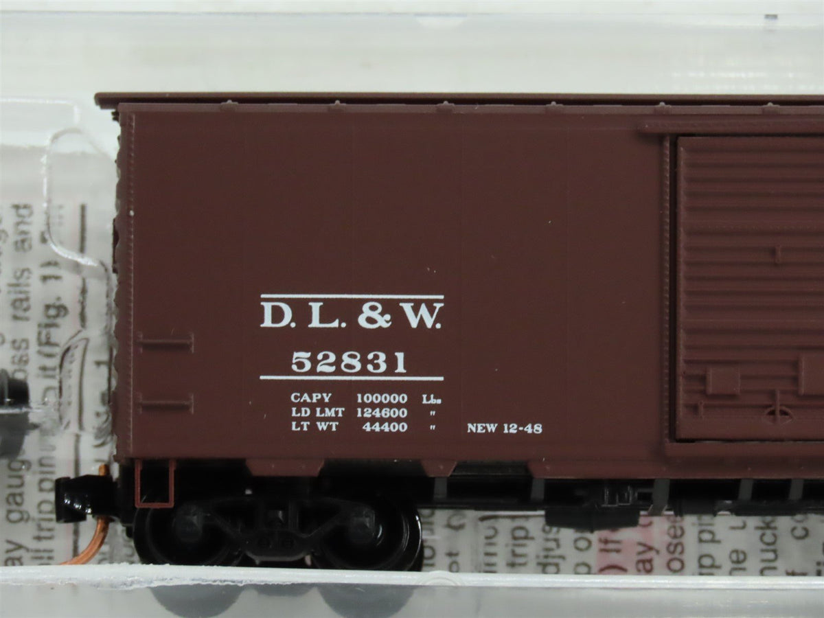 N Scale Micro-Trains MTL 20667 DL&amp;W Lackawanna Phoebe Snow 40&#39; Box Car #52831