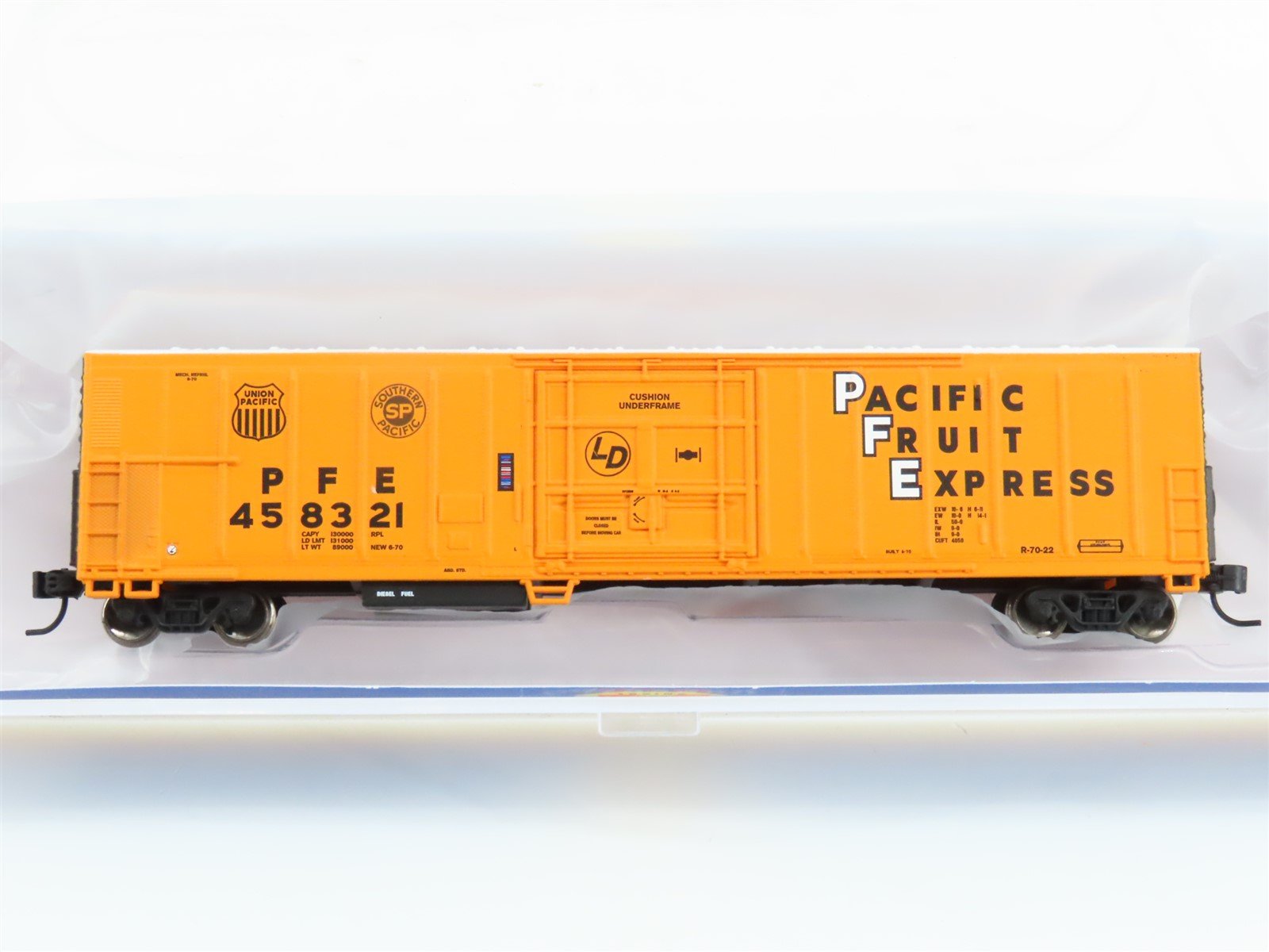 N Scale Athearn ATH25357 PFE Pacific Fruit Express 57' Mech Reefer #458321