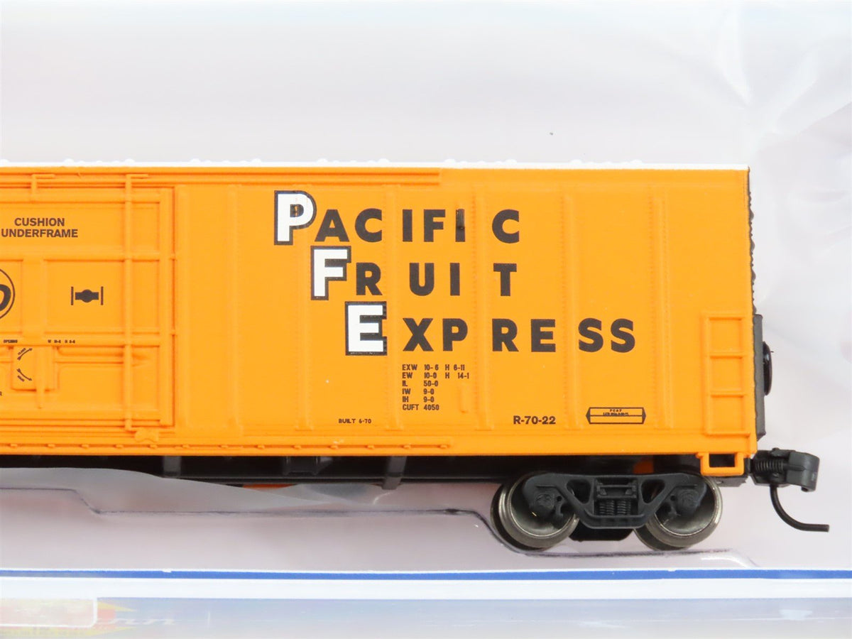 N Scale Athearn ATH25358 PFE Pacific Fruit Express 57&#39; Mech Reefer #459384